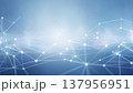 ネットワーク接続を表現した青色のデジタル背景テクノロジーイメージ 137956951