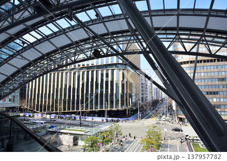 博多コネクティッド JR博多駅前再開発ビル JR博多駅前風景 博多コネクティッド JR博多駅前再開発ビル JR博多駅前風景 137957782