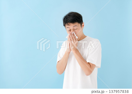 男性 鼻水 アレルギー 男性 鼻水 アレルギー 137957838