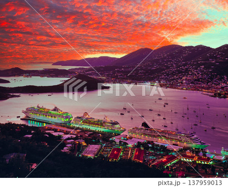 セント・トーマス島のシャーロットアマリ港の絶景 セント・トーマス島のシャーロットアマリ港の絶景 137959013