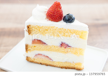 おいしいショートケーキ 137959765