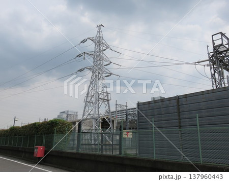 送電線のある風景 送電線のある風景 137960443