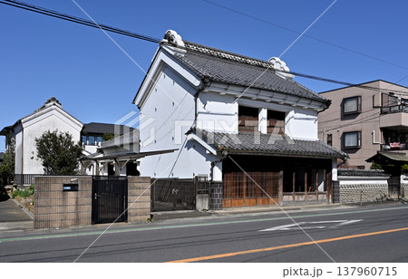 岩槻散歩：長谷川家住宅旧店蔵及び主屋　国登録有形文化財 137960715