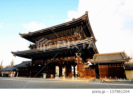 京都府 東本願寺・御影堂門(重要文化財) 京都市 下京区 常葉町 2022年2月 京都府 東本願寺・御影堂門(重要文化財) 京都市 下京区 常葉町 2022年2月 137961204