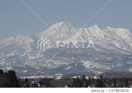 3月下旬　雪の妙高連山 137961620