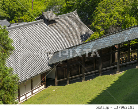 東大寺二月堂の舞台から見る登廊 東大寺二月堂の舞台から見る登廊 137962183