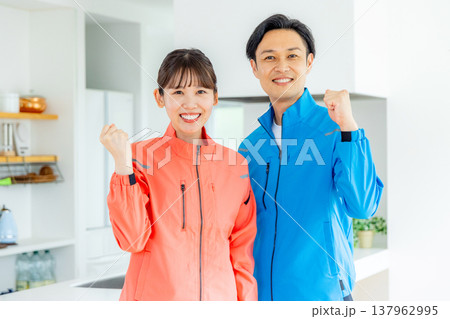 男女　ハウスキーパー 137962995