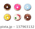 ぷっくりシール風のカラフルなドーナツ 137963132