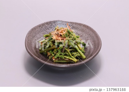 ワラビのおひたし 蕨 春の料理 ワラビのおひたし 蕨 春の料理 137963188