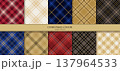 キラキラなクリスマスカラーのシームレスなタータンチェックパターンセット 137964533