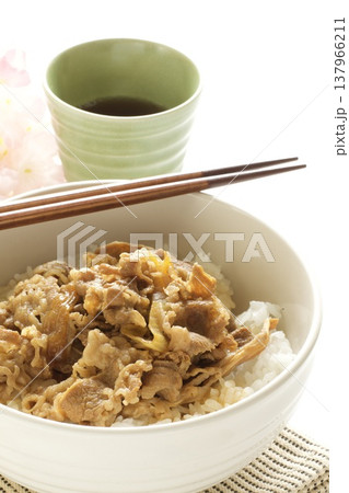 牛丼とお茶 137966211