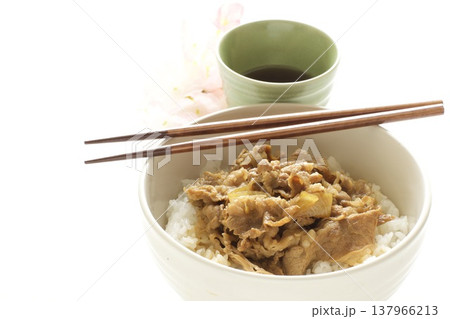 牛丼とお茶 137966213