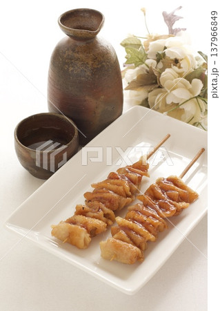 焼きとりの皮と日本酒 焼きとりの皮と日本酒 137966849