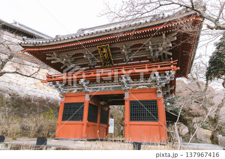 日本の伝統建築 寺院の山門と歴史的景観 日本の伝統建築 寺院の山門と歴史的景観 137967416