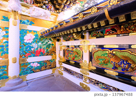 日光市　日光東照宮　陽明門の彫刻 137967488