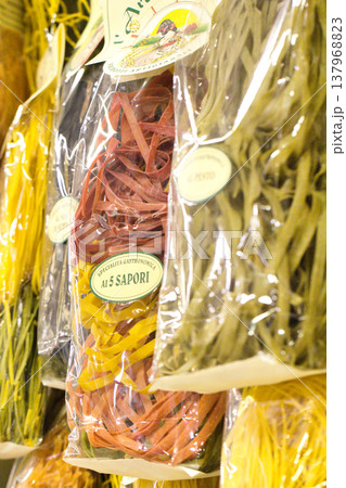 パスタ 137968823