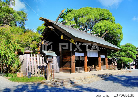 横浜・伊勢山の丘に鎮座する… 桜花が社紋の【伊勢山皇大神宮】 137969139