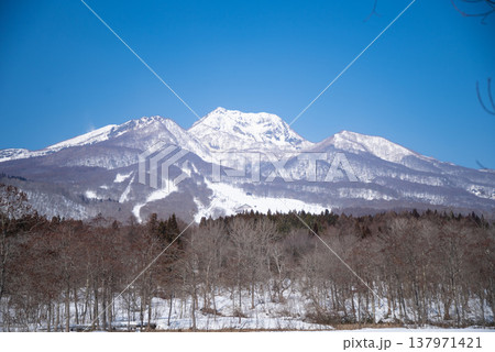 冬の妙高山 137971421