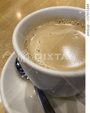 コーヒー 137971884