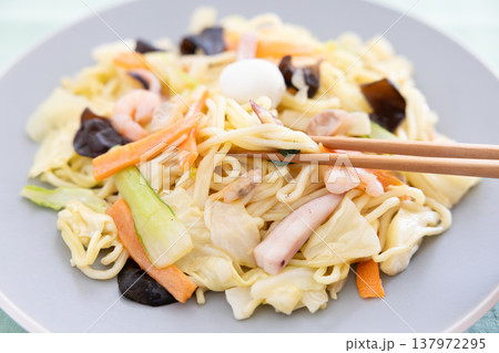 おいしい海鮮焼きそば おいしい海鮮焼きそば 137972295