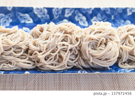 茹でた信州蕎麦 茹でた信州蕎麦 137972456