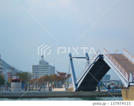 秋の門司港の風景 福岡 秋の門司港の風景 福岡 137974515
