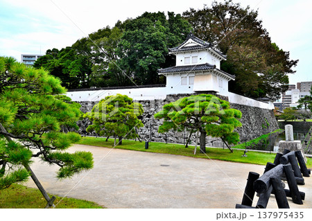 大分県　「府内城」　櫓と石垣 137975435
