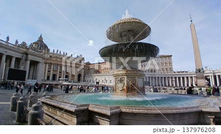 イタリア、ローマのヴァチカン、サン・ピエトロ 137976208