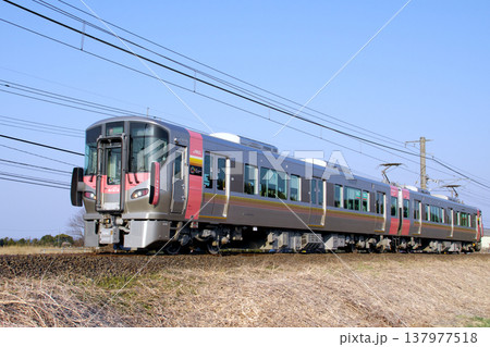 227系「Urara」 山陰本線の直線区間を快走する新型車両 227系「Urara」 山陰本線の直線区間を快走する新型車両 137977518