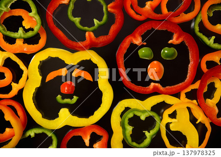 パプリカ　ピーマン　カラーピーマン　キャラクター 137978325