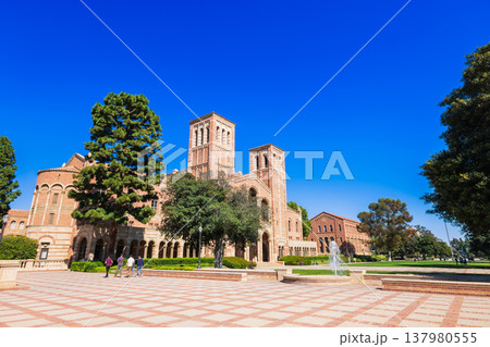 アメリカ UCLA ロイス・ホールとキャンパス アメリカ UCLA ロイス・ホールとキャンパス 137980555