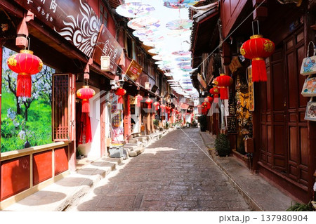 世界遺産 麗江の町並み 石畳 雲南省 中国 アジア 世界遺産 麗江の町並み 石畳 雲南省 中国 アジア 137980904