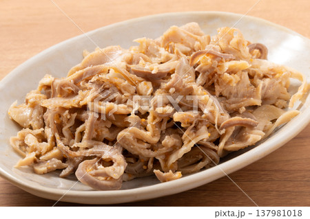 豚ガツ（内臓）　中華風 137981018
