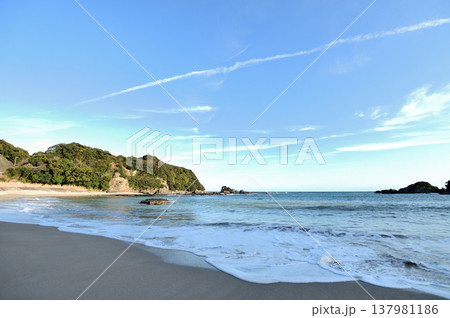 里野海水浴場 【和歌山県すさみ町】 里野海水浴場 【和歌山県すさみ町】 137981186