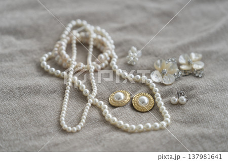 パールジュエリー 137981641