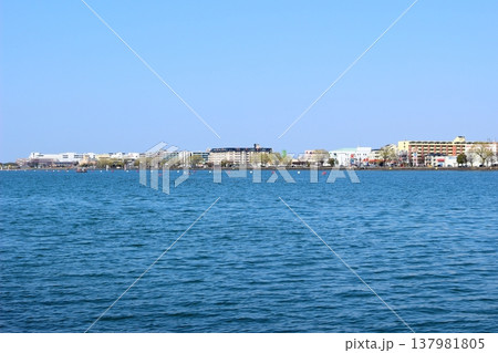 琵琶湖漕艇場と湖岸の風景 琵琶湖漕艇場と湖岸の風景 137981805