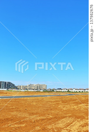 青空の広い土地 137982676