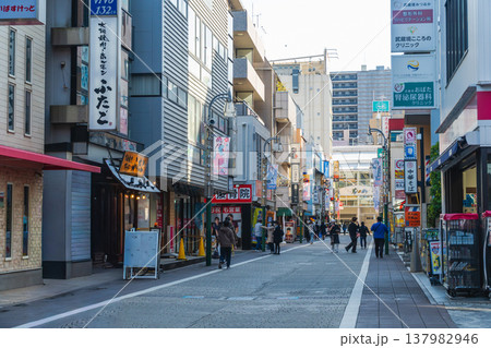 東京都 武蔵境駅北口 すきっぷ通りから駅方向 東京都 武蔵境駅北口 すきっぷ通りから駅方向 137982946