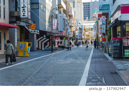 東京都 武蔵境駅北口 すきっぷ通りから駅方向 東京都 武蔵境駅北口 すきっぷ通りから駅方向 137982947