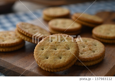 ルヴァン全粒粉チョコサンド ルヴァン全粒粉チョコサンド 137983112