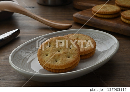 ルヴァン全粒粉チョコサンド 137983115