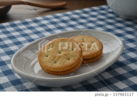 ルヴァン全粒粉チョコサンド 137983117