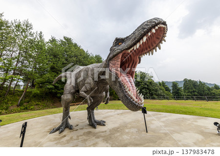 福井県立恐竜博物館の実物大ティラノサウルスのモニュメント 福井県立恐竜博物館の実物大ティラノサウルスのモニュメント 137983478
