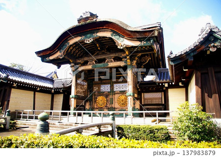 京都府 東本願寺・菊の門/勅使門(国登録有形文化財) 京都市 下京区 常葉町 2022年2月 京都府 京都府 東本願寺・菊の門/勅使門(国登録有形文化財) 京都市 下京区 常葉町 2022年2月 京都府 137983879