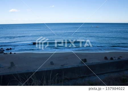 海岸の風景 137984022