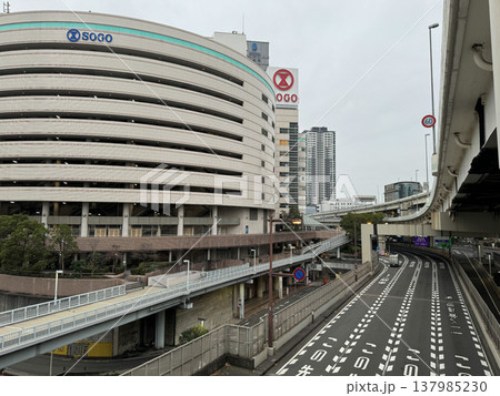 横浜駅東口周辺　2023年 137985230