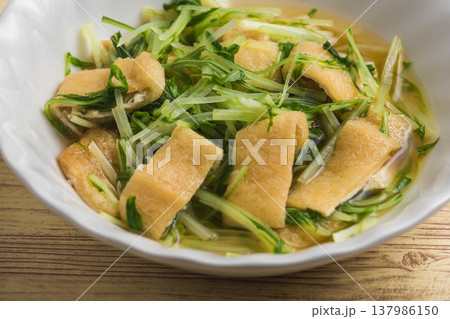 水菜と油揚げの煮物の 137986150