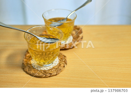 さっぱり美味しいりんご味ゼリー さっぱり美味しいりんご味ゼリー 137986703