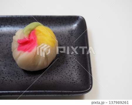 日本の伝統菓子・練り切り和菓子 日本の伝統菓子・練り切り和菓子 137989261