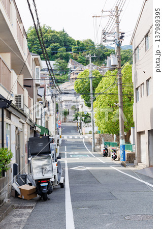 阪急六甲駅周辺の町並み　（神戸市灘区） 137989395